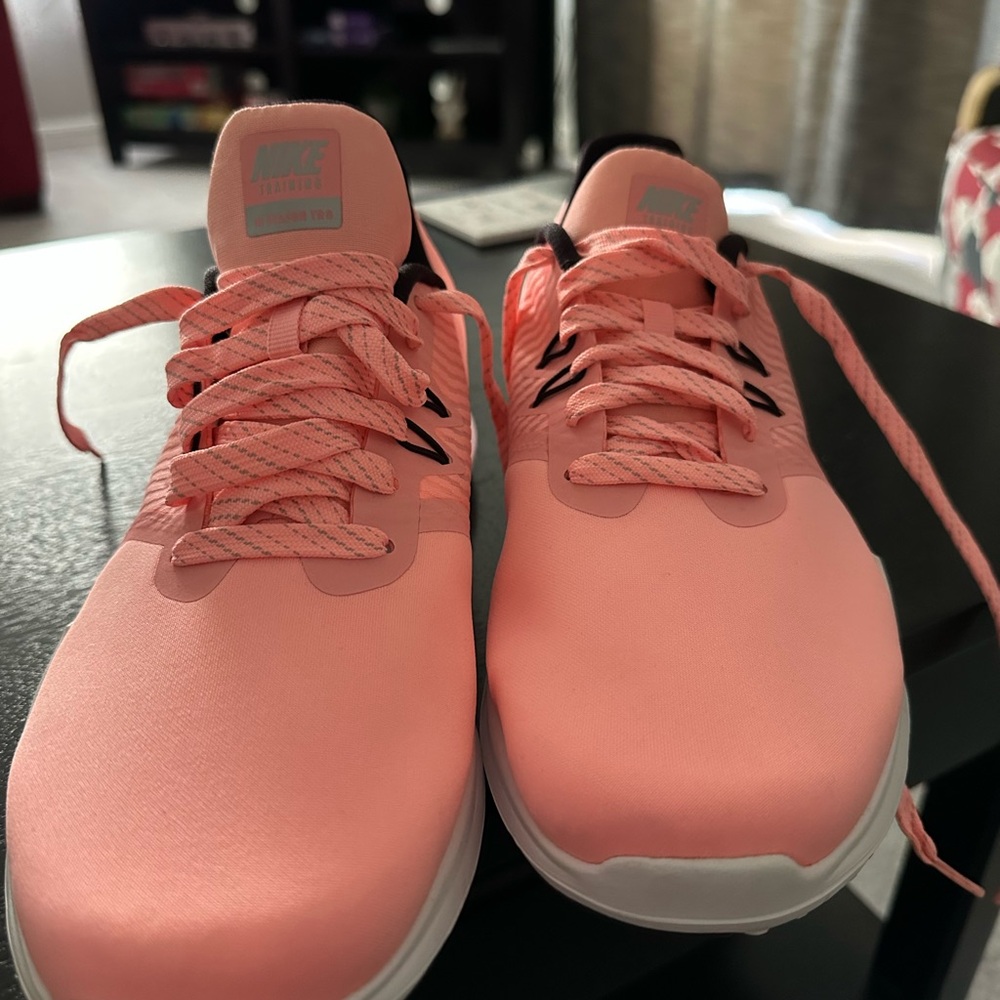 Nike Pink Sneakers Sleek Minimalist Design